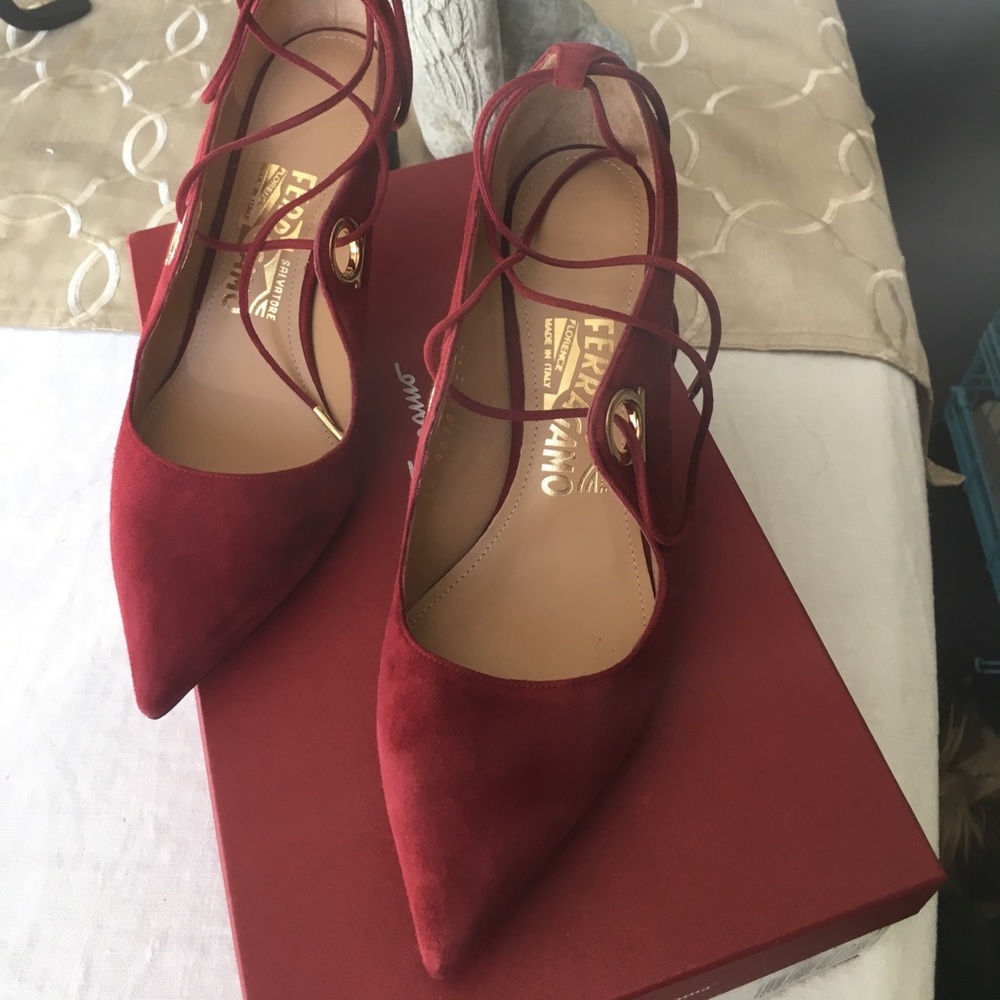 Salvatore Ferragamo shoe size 7